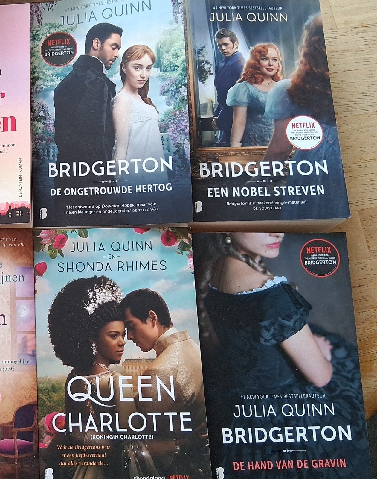 4 boeken Julia Quinn, Bridgerton/ Queen charlotte, Boeken, Ophalen of Verzenden, Zo goed als nieuw, Julia Quinn, Amerika