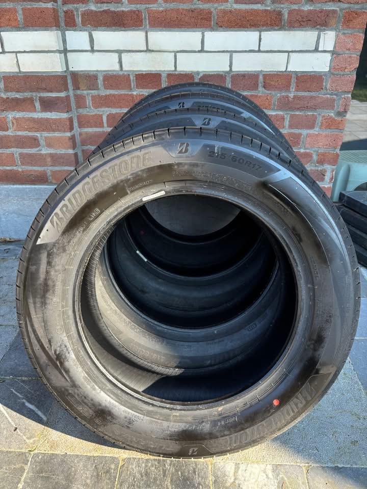 4 pneus été — 215/60 R17, Enlèvement, Comme neuf
