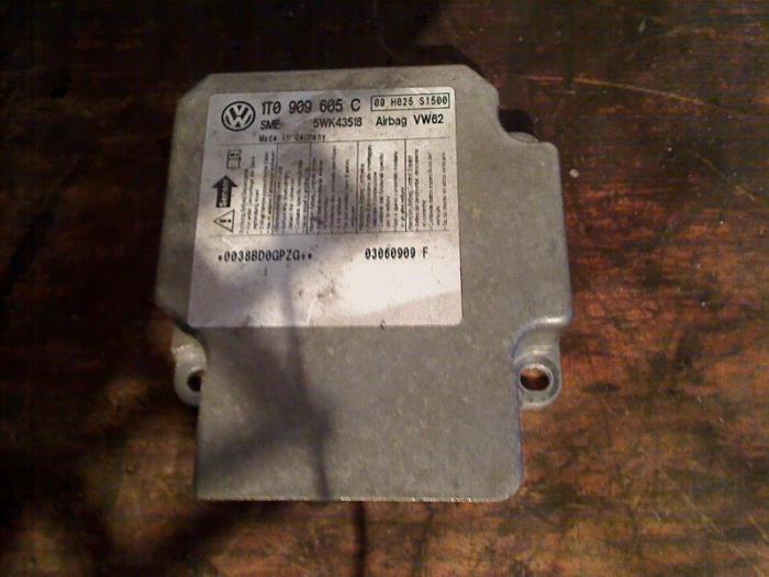Airbag Module van een Volkswagen Touran, Gebruikt, -, Volkswagen, -