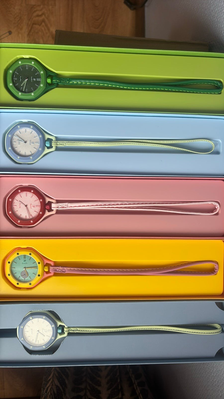 Ap x Swatch Collection., Bijoux, Sacs & Beauté, Montres | Hommes, Comme neuf, Swatch, Envoi