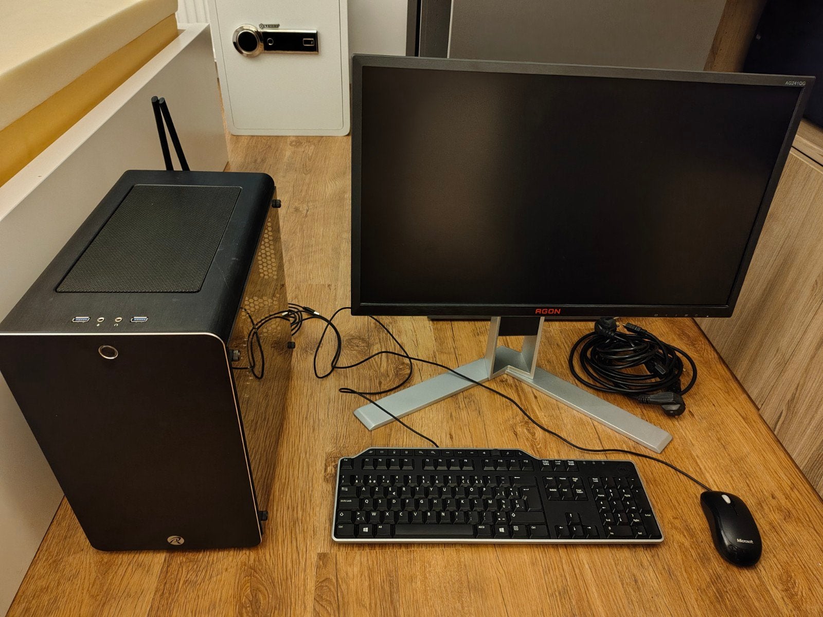 ordinateur de jeu avec écran, souris et clavier, Informatique & Logiciels, Enlèvement
