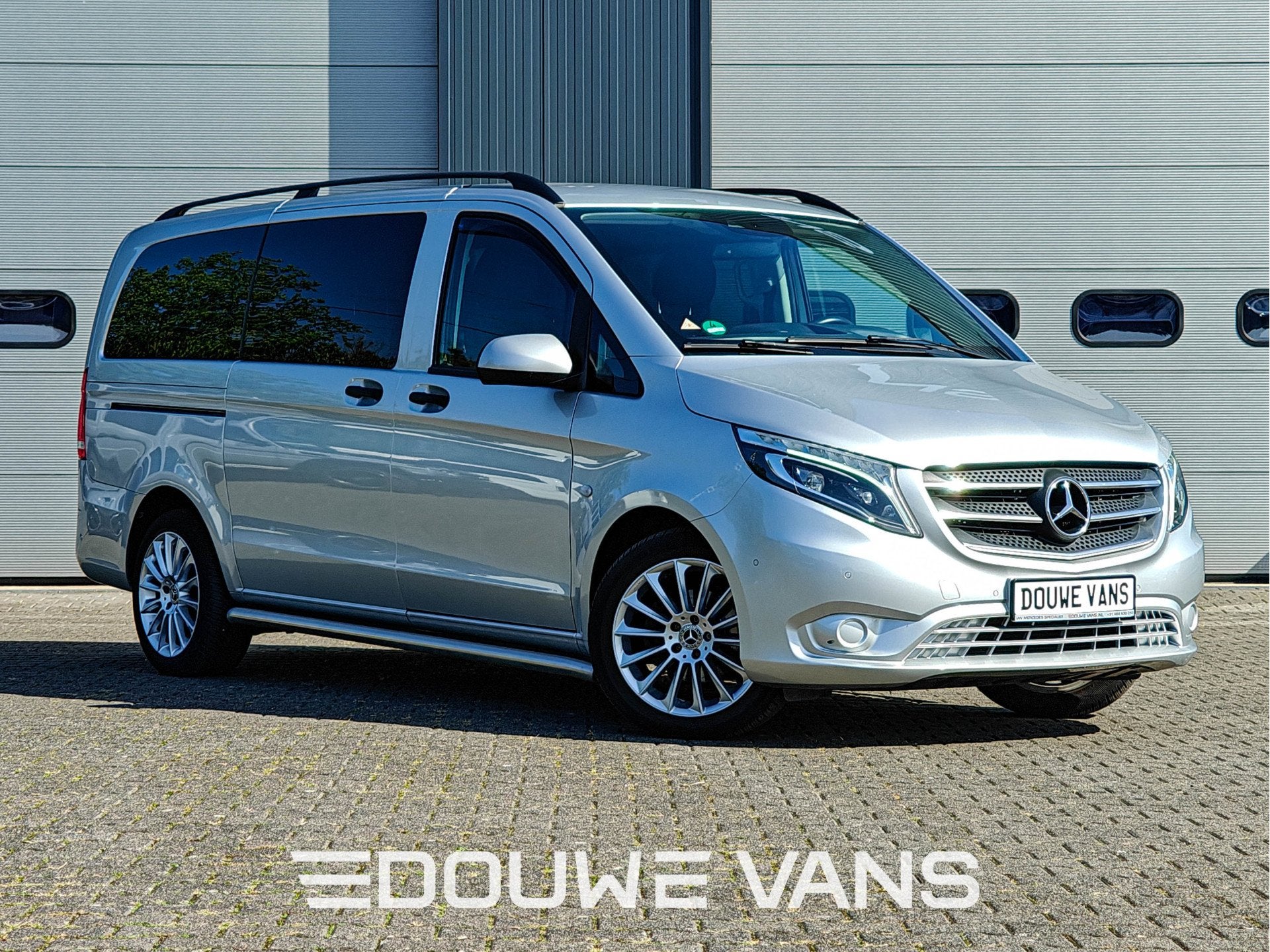 Mercedes-Benz Vito Tourer Dubbel Cabine LED Panorama 2x Schu, Autos, Argent ou Gris, Achat, Euro 6, Entreprise