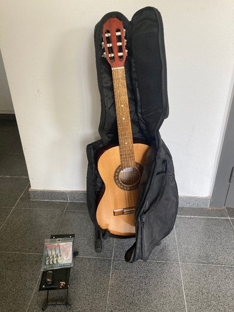 Guitare classique 3/4 "Santos y Mayor" et accessoires inclus, Enlèvement, Utilisé, Guitare classique ou espagnole, Avec valise