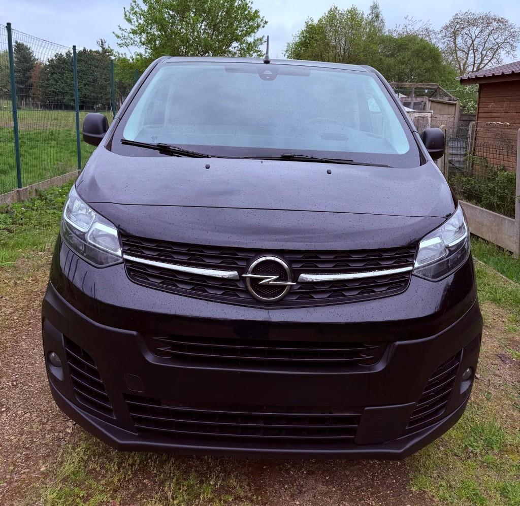 Opel Vivaro dubbele cabine zwart automaat lichte vracht 6p., Stof, Vivaro, 4 cilinders, Zwart