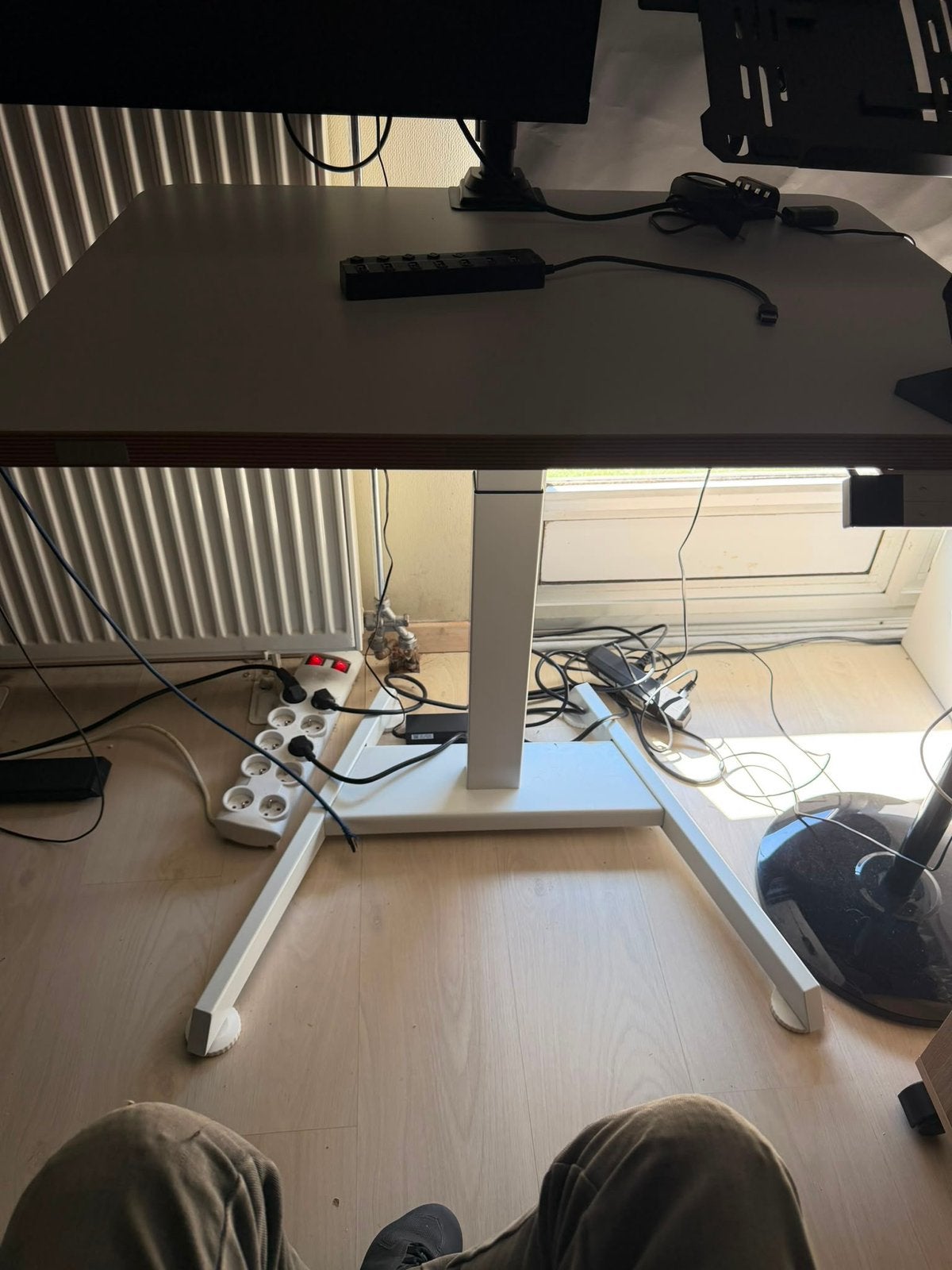 Elektrisch verstelbare bureau, Huis en Inrichting, Ophalen, Elektrisch, Zo goed als nieuw