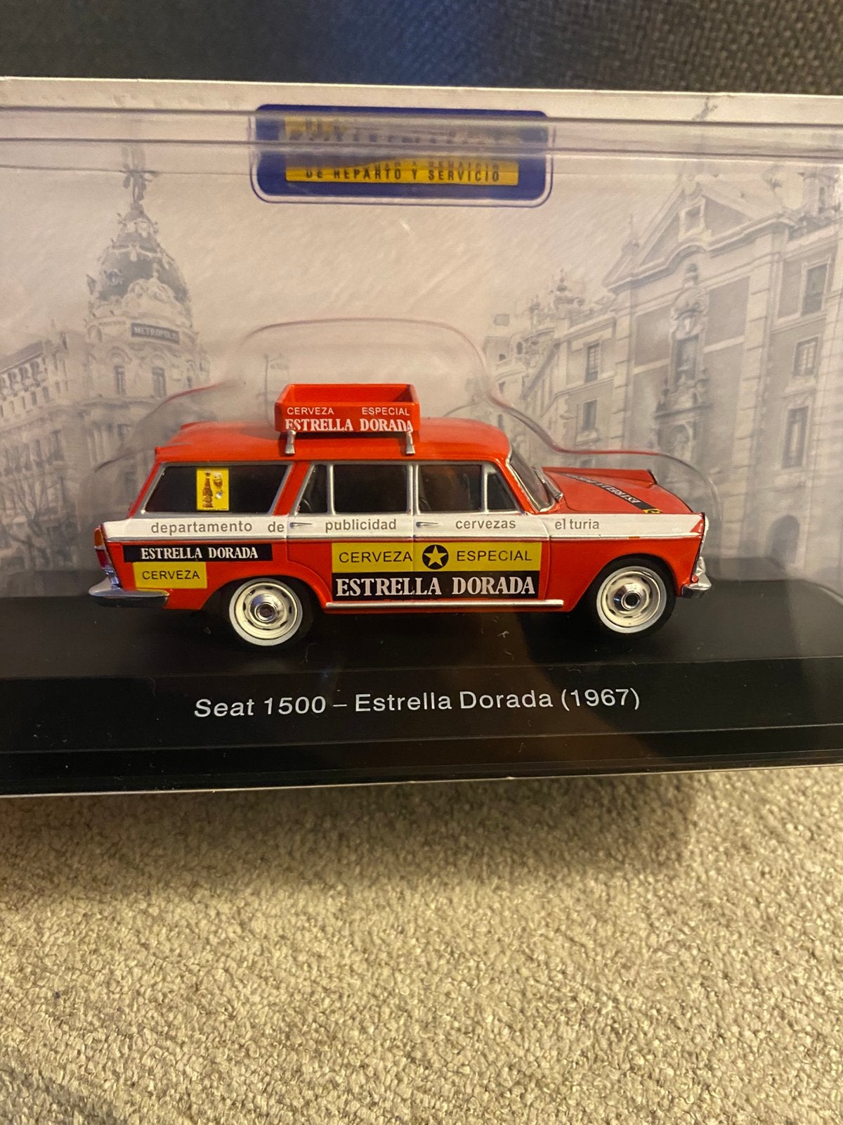 Seat 1500 bière estrella dorada 1:43, Enlèvement ou Envoi, Comme neuf