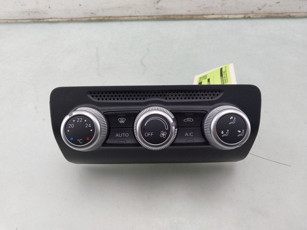PANNEAU DE COMMANDE CHAUFFAGE CLIMATISATION (|8XA820043|8XA8, Auto-Union-Straße  1,
85057  Ingolstadt, DE, Info@audi.de, Audi