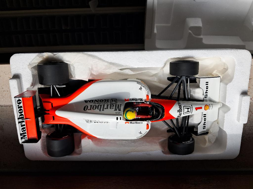 F1 MP4-6 Senna 1/18, Enlèvement ou Envoi, Neuf, Voiture, MiniChamps
