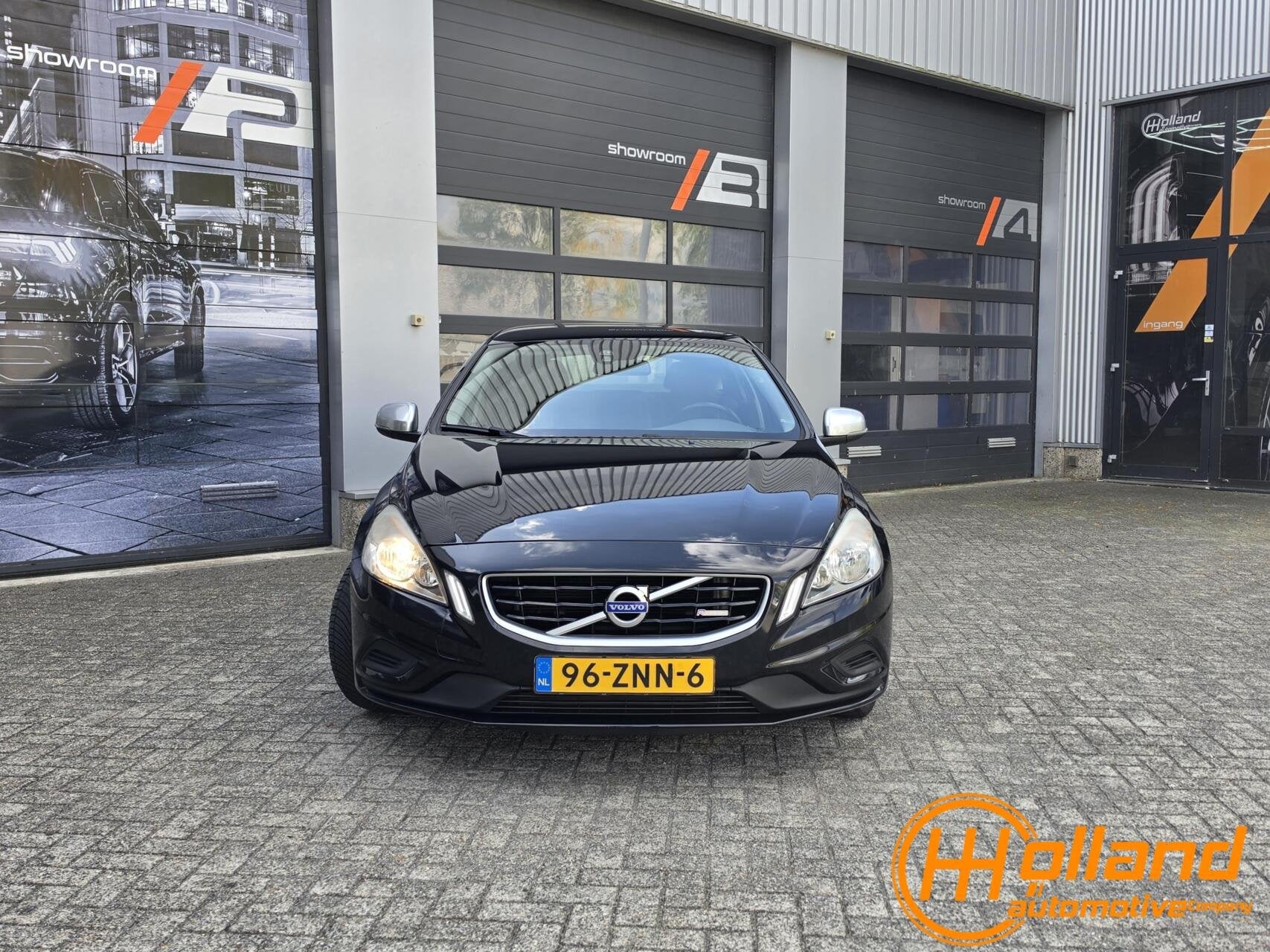 Volvo V60 1.6 T3 R-Design, Auto's, Gebruikt, 110 kW, 4 cilinders, 5 deurs