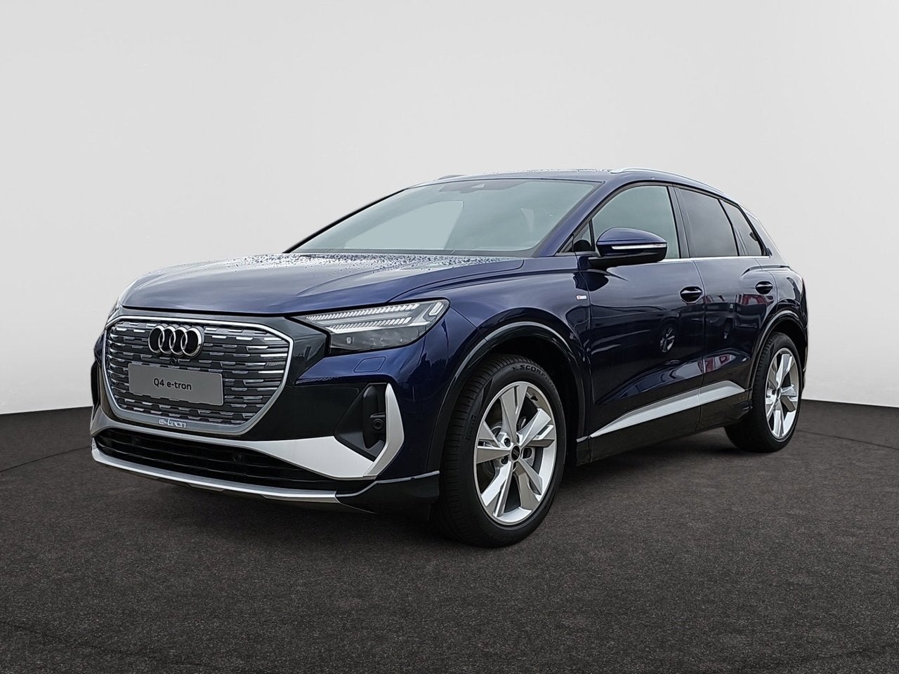 Audi Q4 e-tron 45 CORPORATE S 82 KWH 286 PK, Auto's, Automaat, Blauw, https://public.car-pass.be/vhr/22d17d68-6822-43e4-ae9f-0ab02126bf74