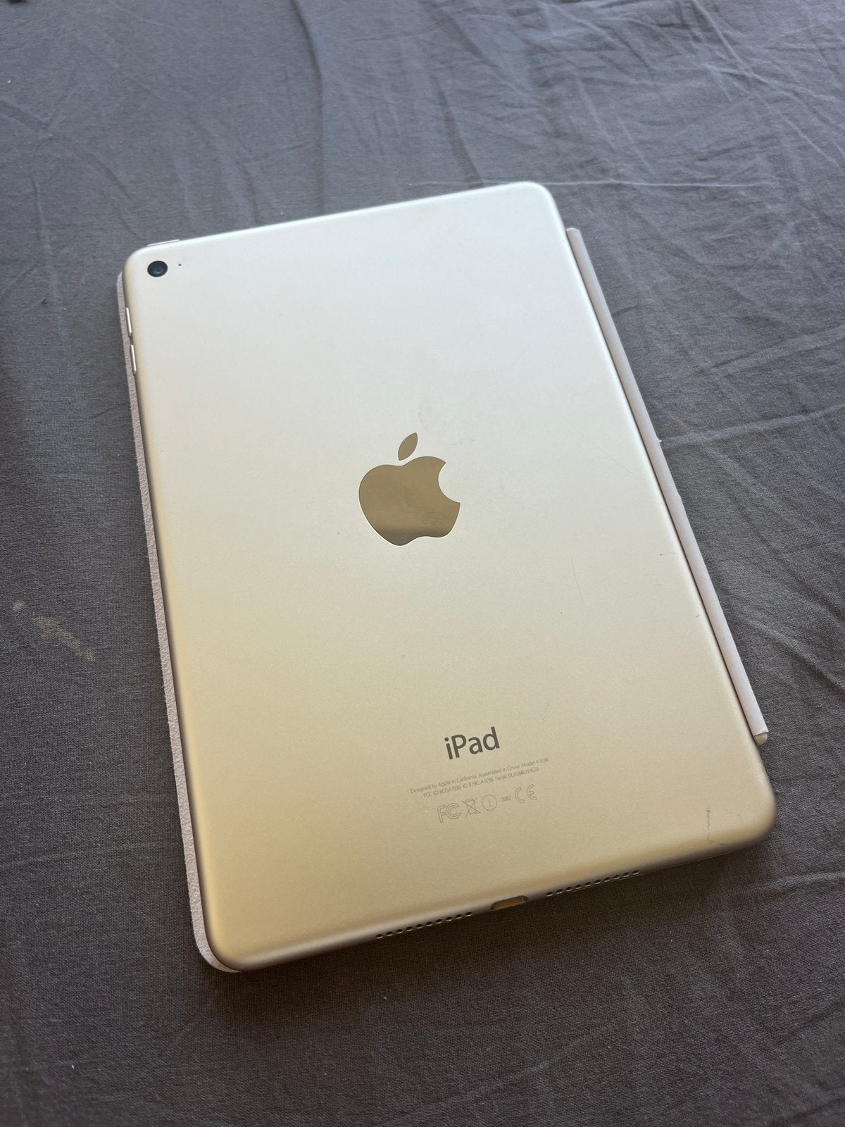 Ipad mini 4 - comme neuf - batterie excellent etat, Computers en Software, Apple iPads, Ophalen, Zo goed als nieuw