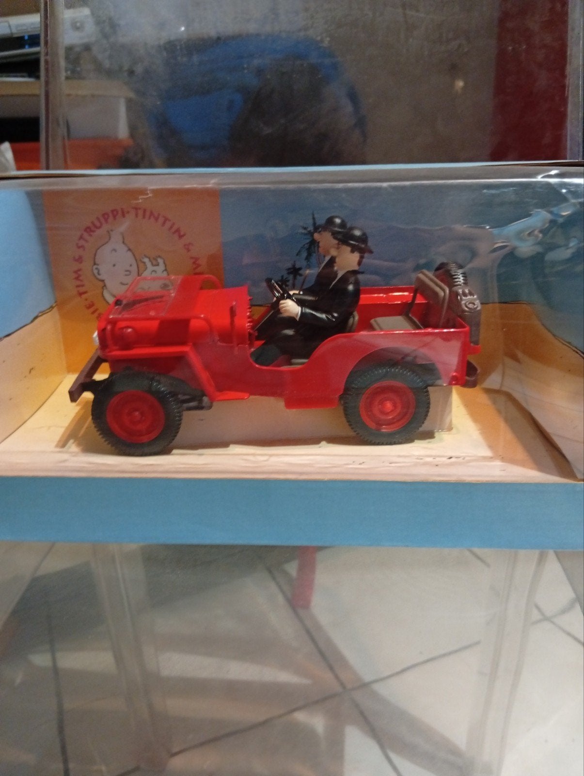 Hapax jeep rouge lune les tournesols.. comme neuf.., Ophalen of Verzenden, Kuifje, Zo goed als nieuw, Beeldje of Figuurtje