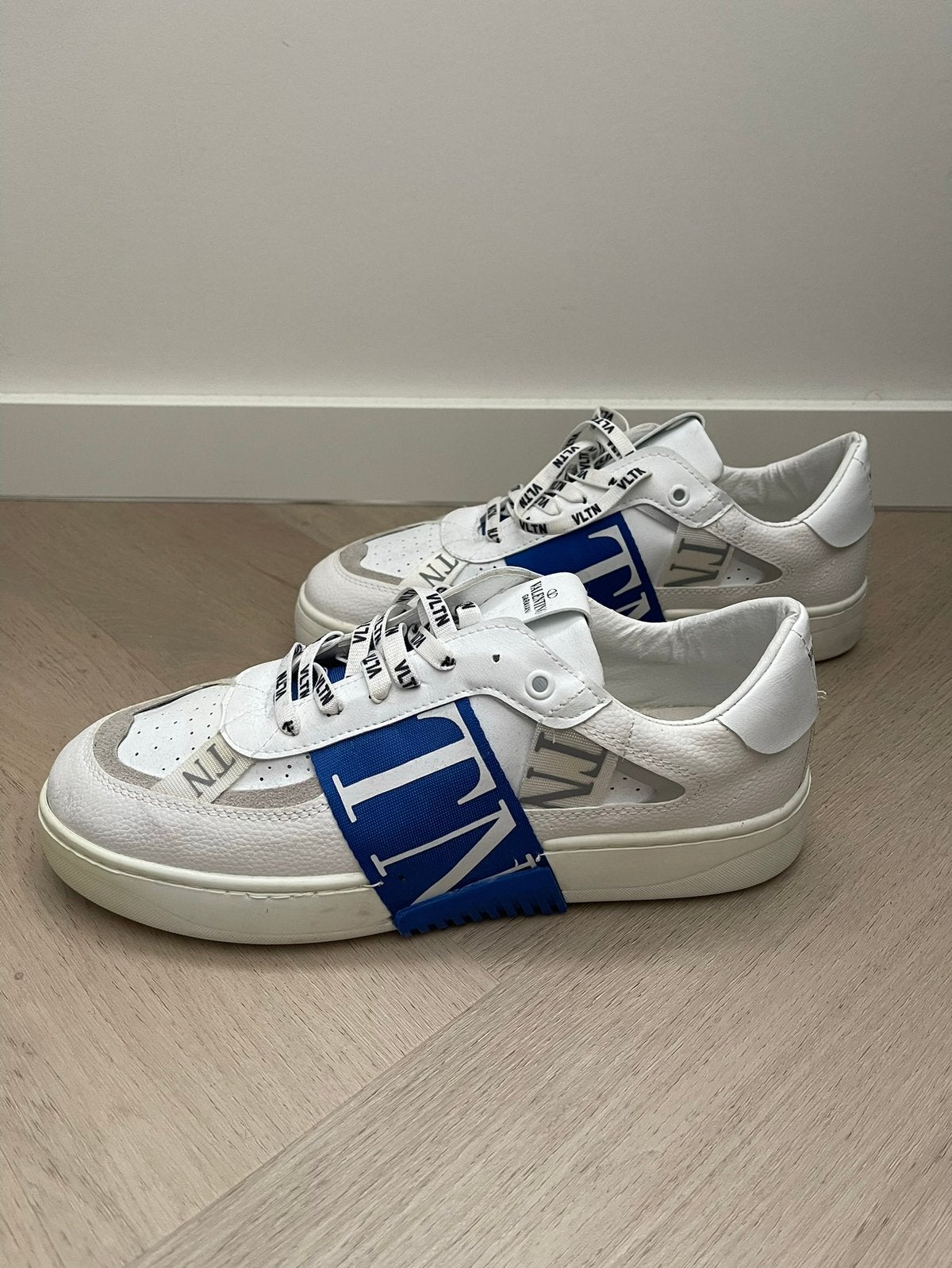 Valentino sneakers maat 42! Nieuw, Wit, Nieuw, Ophalen of Verzenden, Sneakers