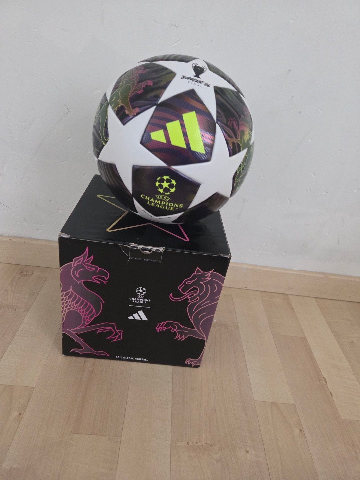 Balle finale 25/26 de la Ligue des Champions. Entièrement no, Sports & Fitness, Football, Enlèvement ou Envoi, Ballon