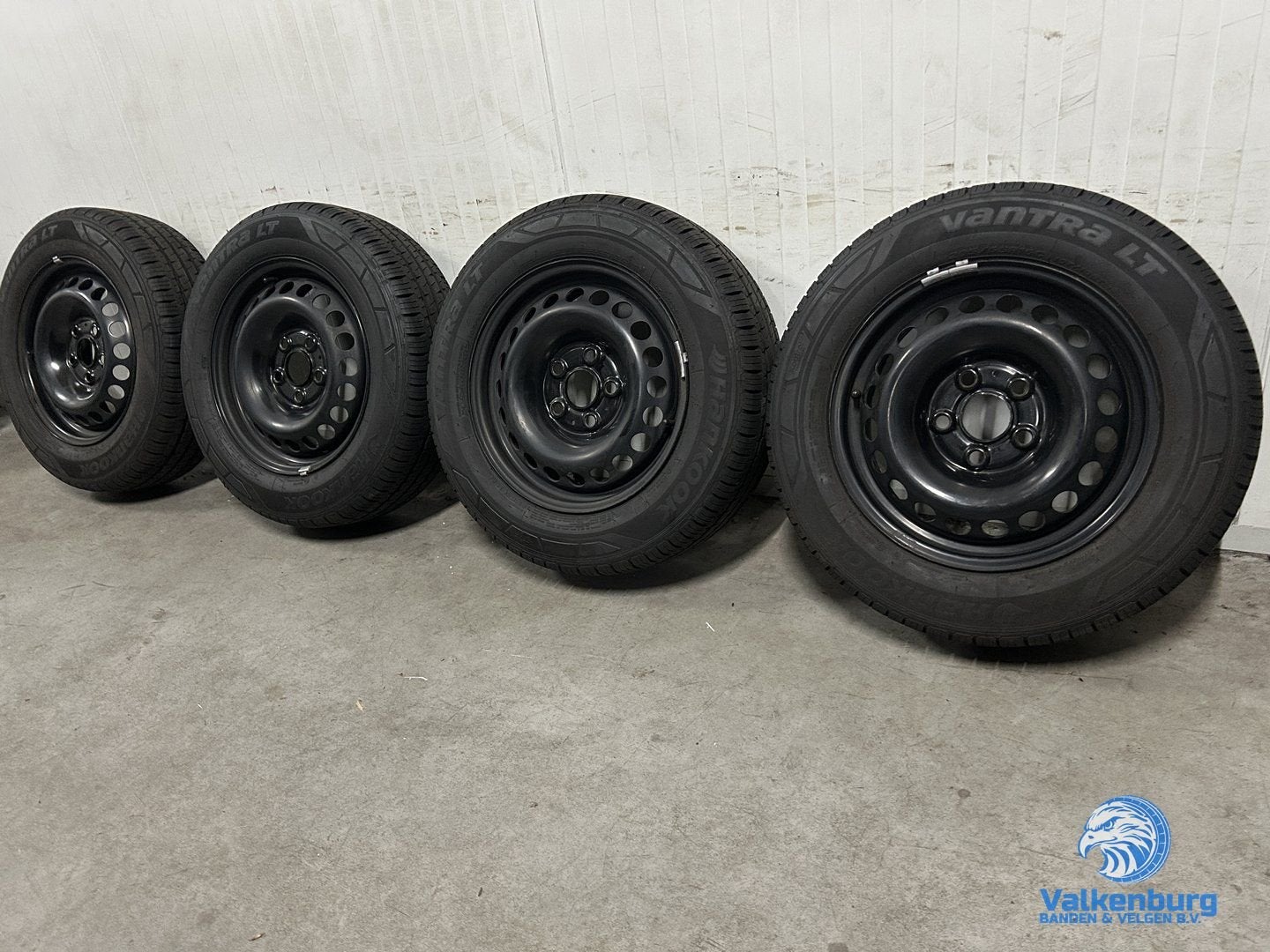 9mm! Originele VW Transporter T5 GP T6 T6.1 16 inch zwart st, Autos : Pièces & Accessoires, Pneus et Jantes, 16 pouces, Pneus été