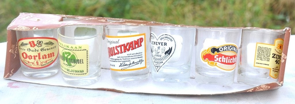 6 verres a liqueur vintage avec marque publicitaire, Neuf, Verre ou Verres, Enlèvement ou Envoi, Vintage