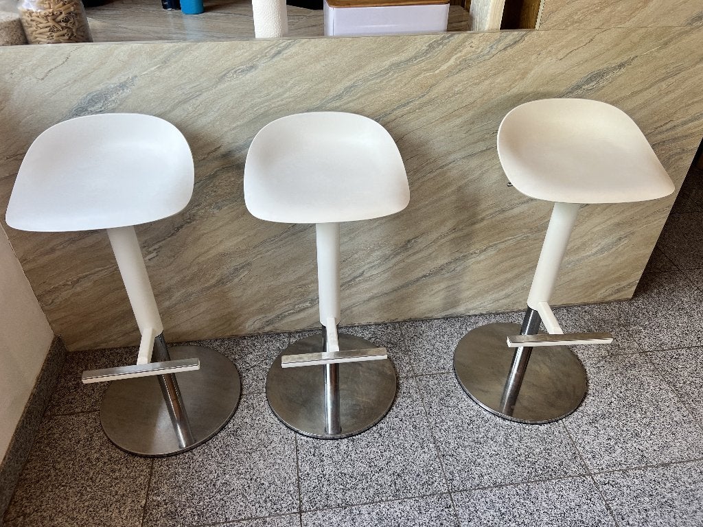 3 tabourets de bar réglables IKEA JANINGE — Blanc — 250€, 3 tabourets, Métal, Comme neuf, 60 à 90 cm