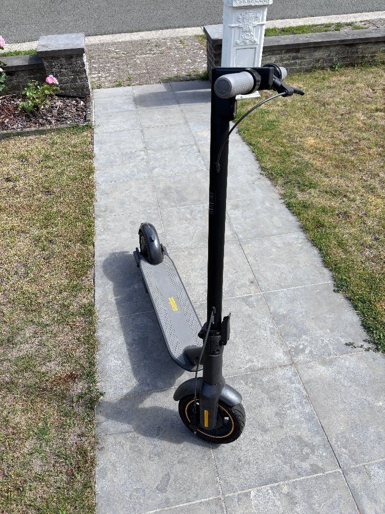 Ninebot KickScooter MAX G30 Powered by Segway - gekost 819€, Ophalen, Zo goed als nieuw, Elektrische step (E-scooter), Segway ninebot