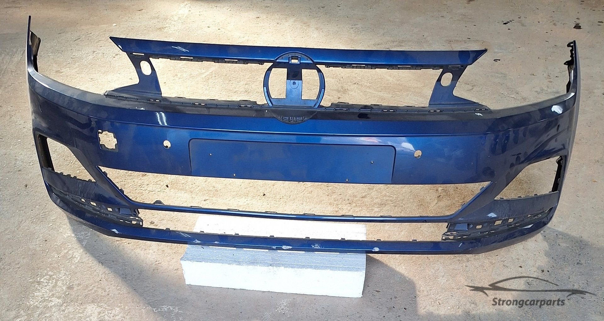 Voorbumper VW Polo VI AW 2G 2G0807221 Beschadigd, Gebruikt, -, -, Ophalen of Verzenden