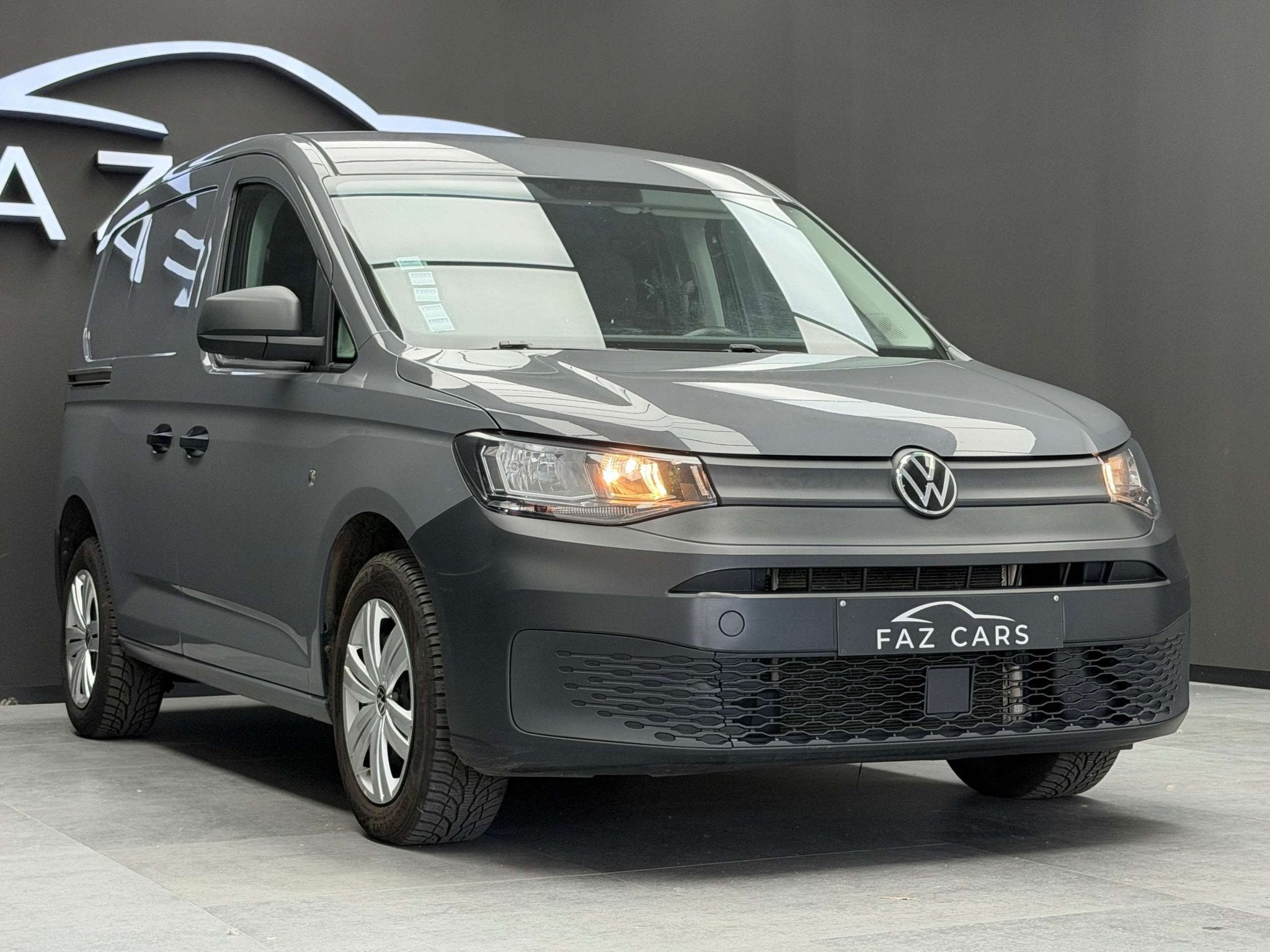 Volkswagen Caddy 1.6 TDi * 1ER PROP + CARPLAY + TVA + GARANT, Autos, Euro 6, Entreprise, 2 places, Noir