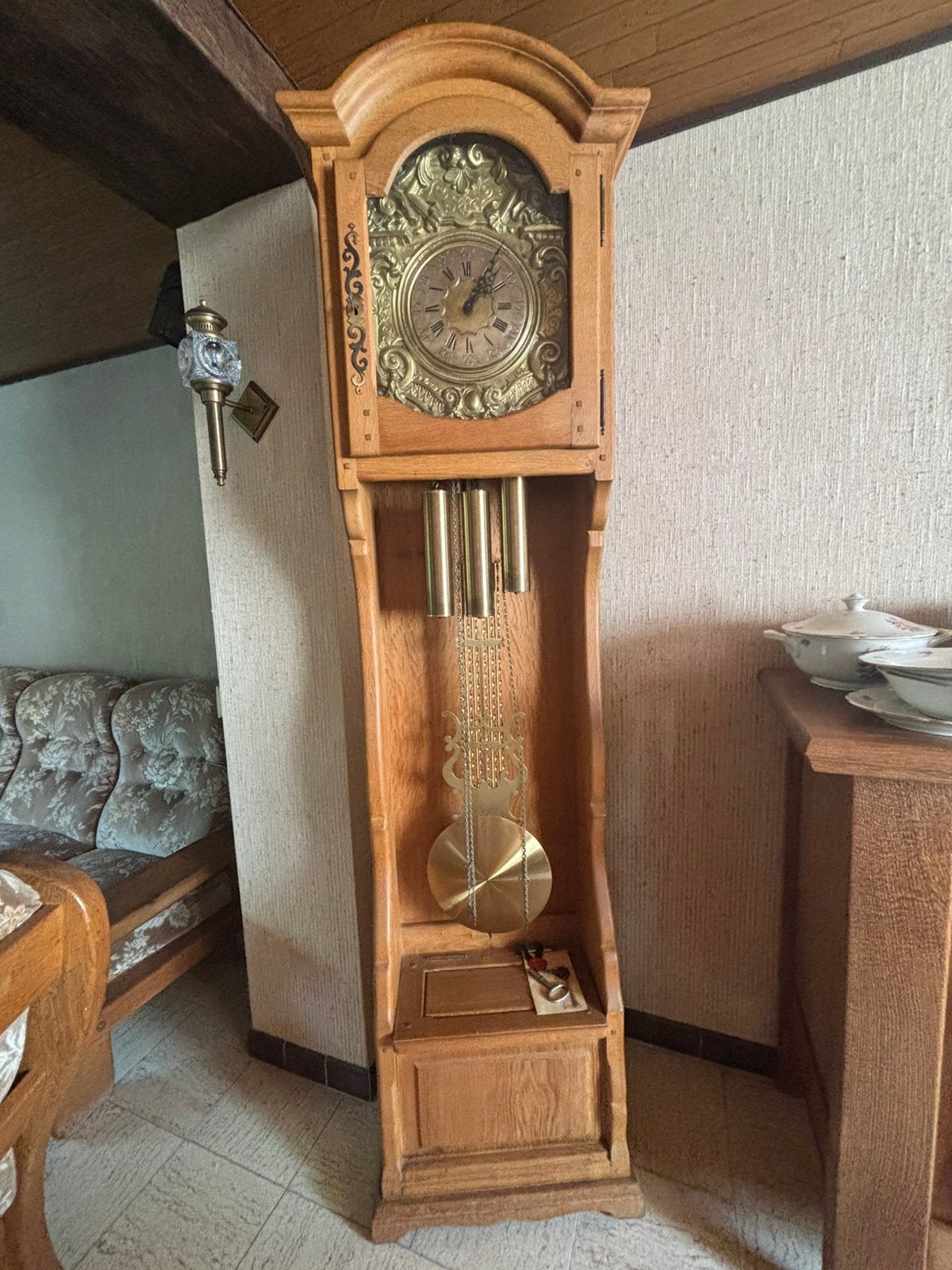 Pendule chêne, Enlèvement