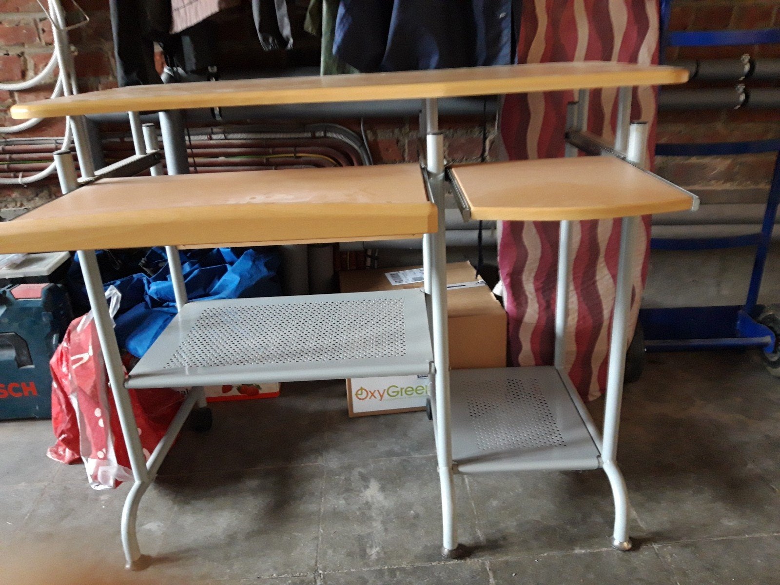 metalen bureel, Bureau d'ordinateur, Métal, Enlèvement, Utilisé