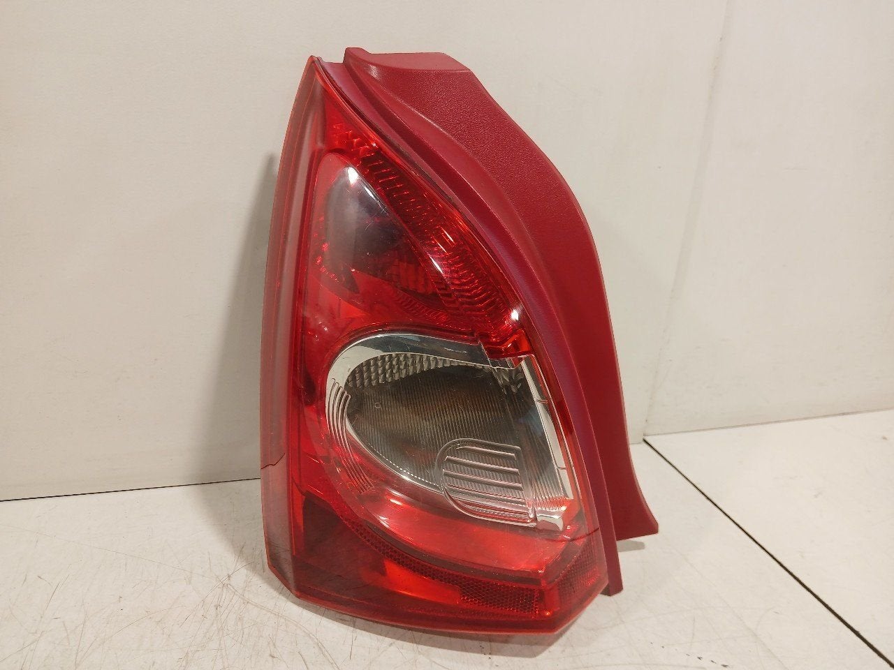 Achterlicht links buiten Renault Twingo, Onderdelen@venauto.nl, Van der Ven Autorecycling B.V., Ettenseweg 76, 4706 PB Roosendaal, The Netherlands