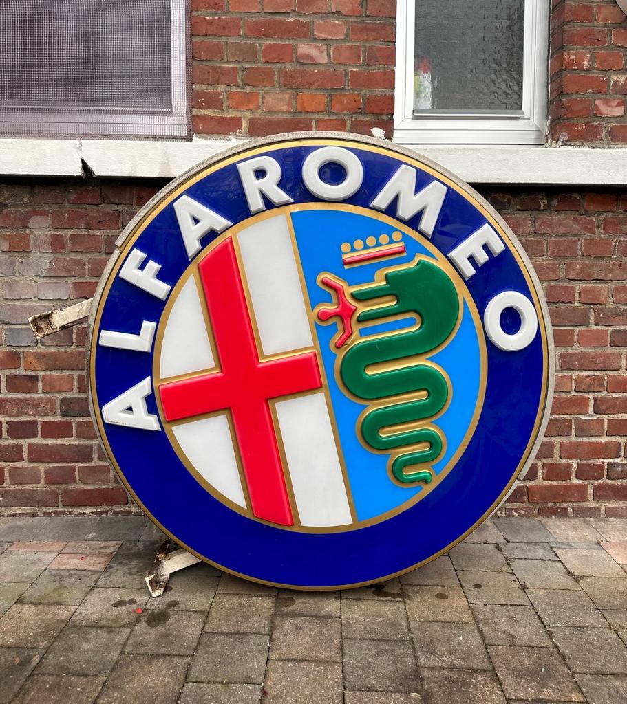 Alfa romeo Lichtreclame, Ophalen