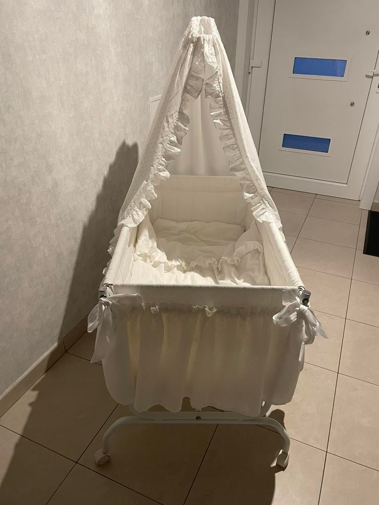 Mooie witte babywieg met hemel, Ophalen, Wieg
