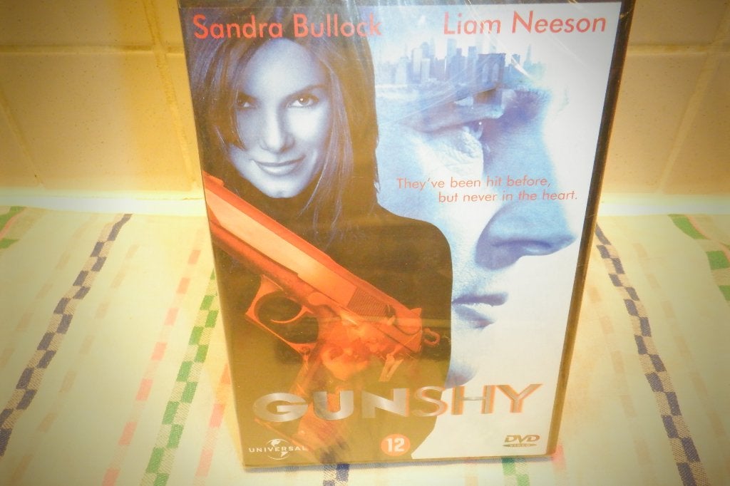 DVD Gunshy .SEALED ! (Sandra Bullock & Liam Neeson), CD & DVD, DVD | Comédie, Comédie d'action, Suppléments, Enlèvement ou Envoi