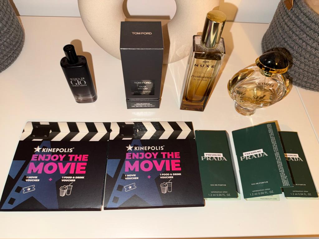 Lot de parfums + places cinéma, Ophalen of Verzenden, Zo goed als nieuw