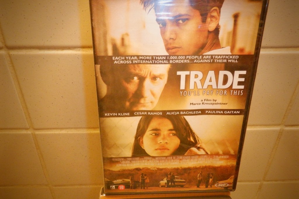 DVD Trade.SEALED!, CD & DVD, Enlèvement ou Envoi, Anglais, Néerlandais, Thriller d'action