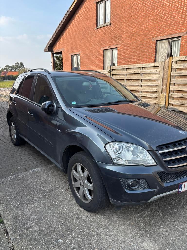 Mercedes ml300 diesel, Autos, Mercedes-Benz, Cuir, Achat, Noir, 5 portes
