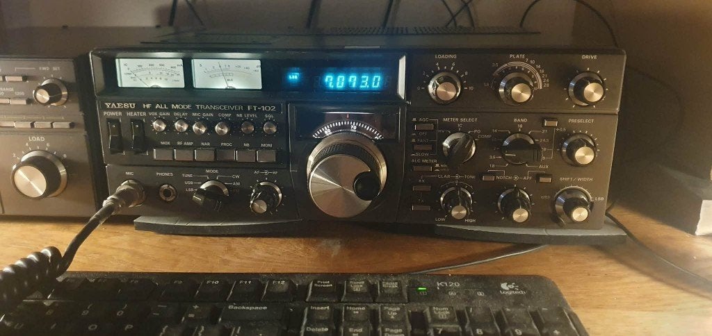 Yaesu FT 102, Télécoms, Émetteurs & Récepteurs, Enlèvement, Comme neuf, Émetteur et Récepteur