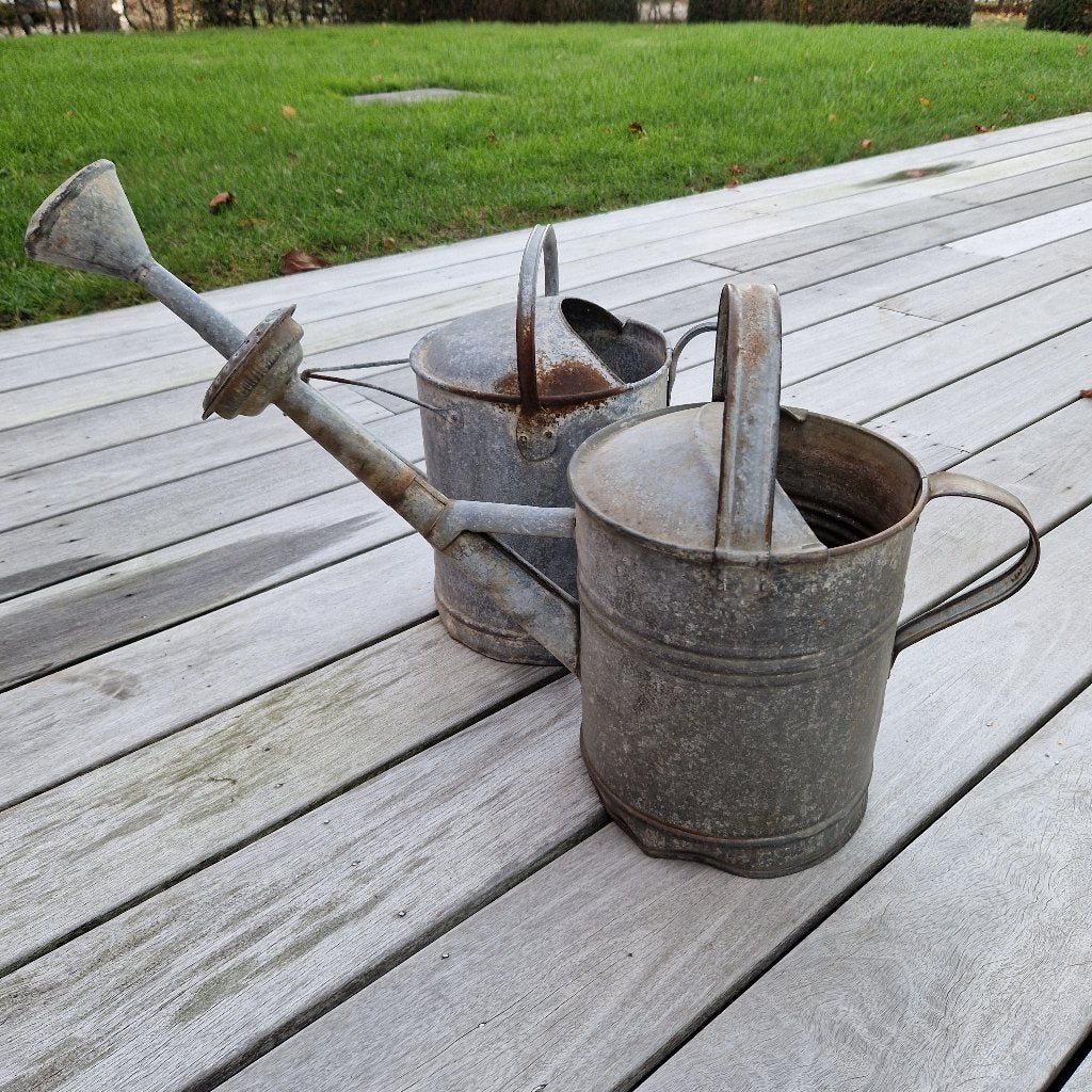 2 oude zinken  gieters, Tuin en Terras, Ophalen of Verzenden