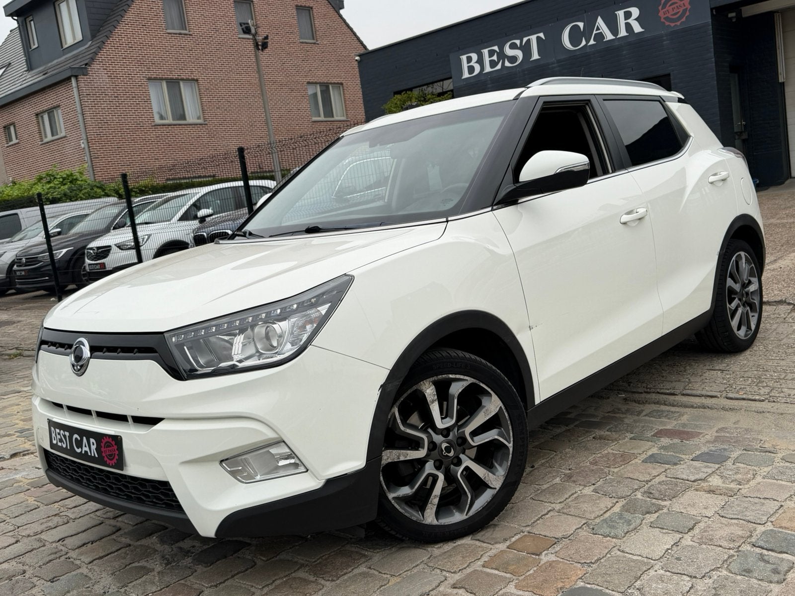 SsangYong Tivoli 1.6i * AutoMaat, Auto's, Stof, 4 cilinders, 5 zetels, 5 deurs