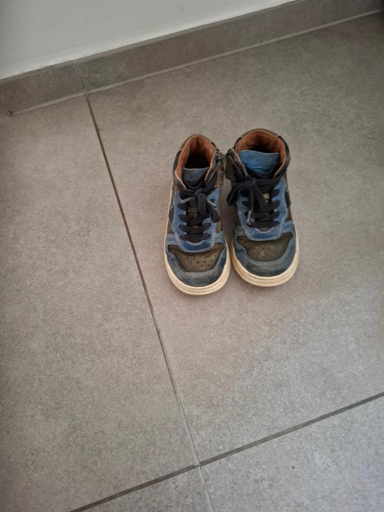 Sneakers maat 25. Romagnoli, Kinderen en Baby's, Ophalen