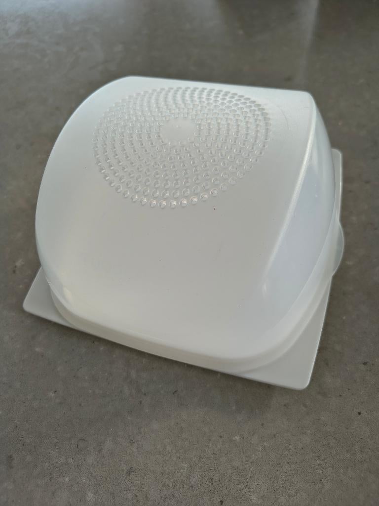 Tupperware kaasdoos medium, Huis en Inrichting, Keuken | Tupperware, Ophalen, Zo goed als nieuw, Wit, Schaal