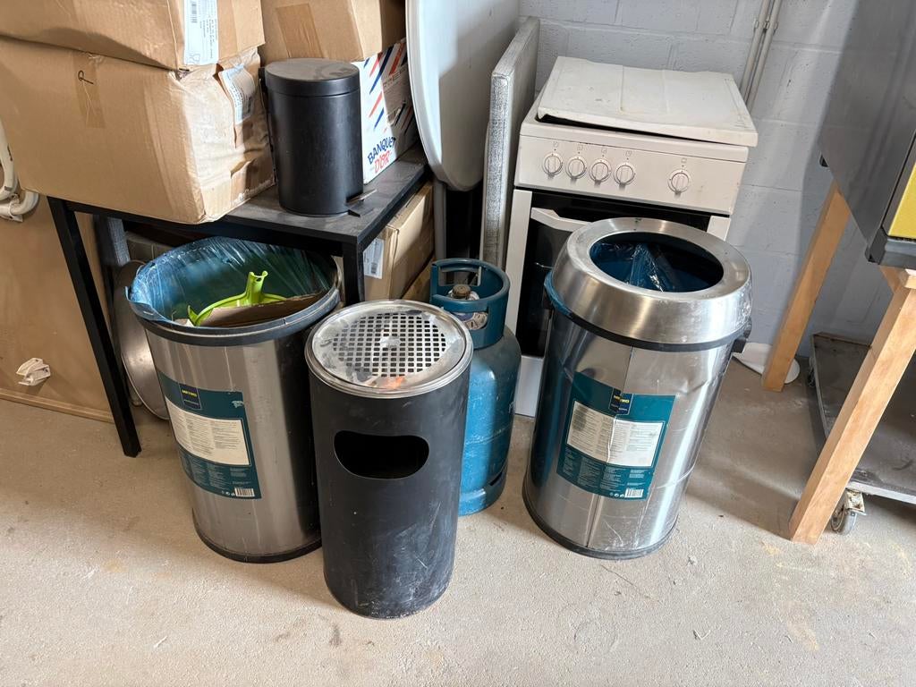 Set van 3 professionele vuilnisbakken, Ophalen