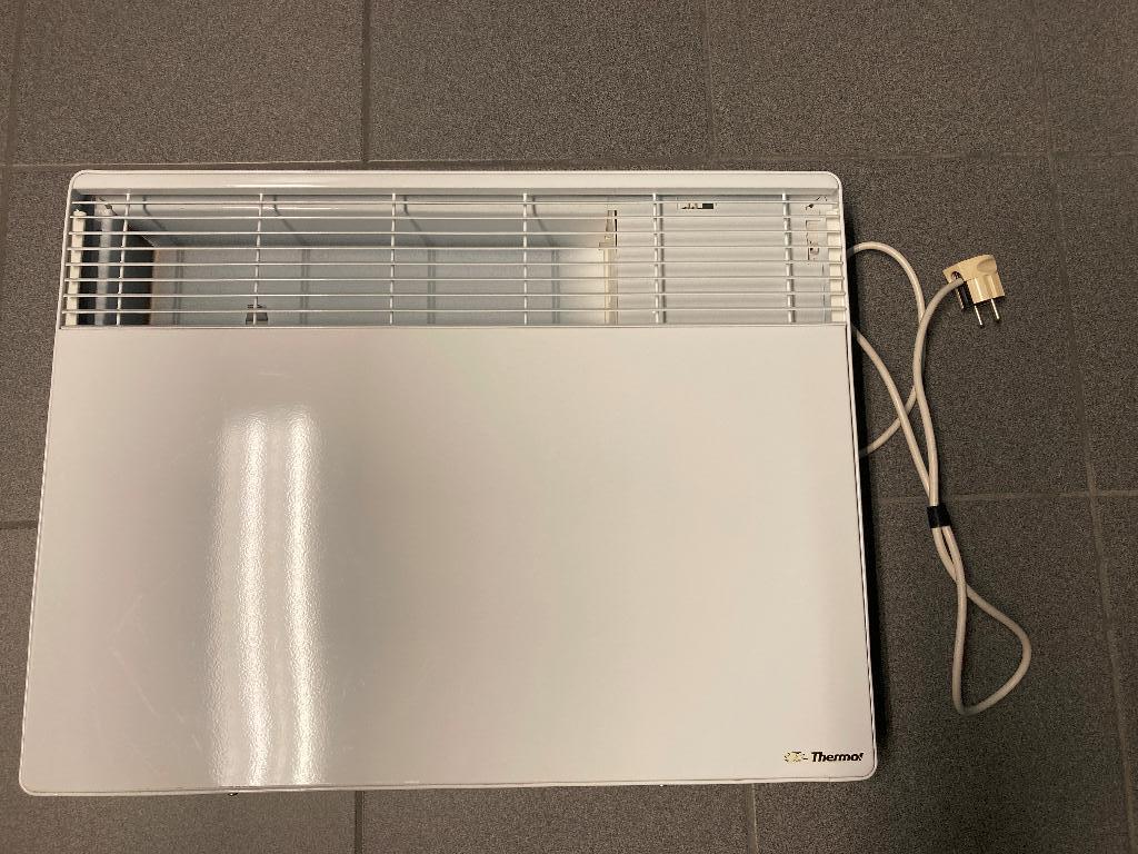 Wandconvector verwarming elek., Doe-het-zelf en Bouw, Verwarming en Radiatoren, Ophalen, Zo goed als nieuw, 800 watt of meer