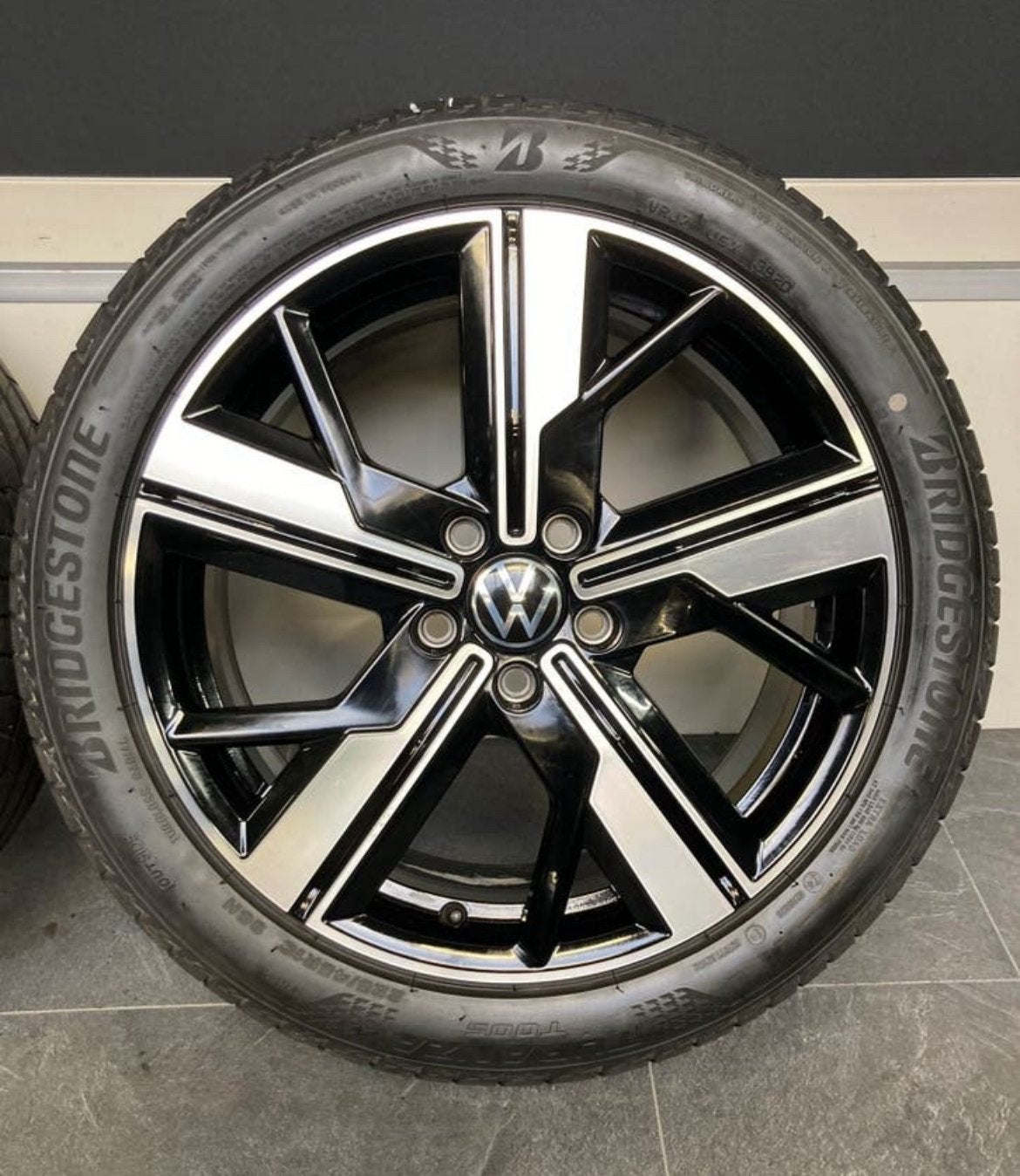 VW Caddy V 2023 18 inch Highline Velgen met Zomer Banden, Auto-onderdelen, 18 inch, Banden en Velgen, Nieuw, Ophalen of Verzenden