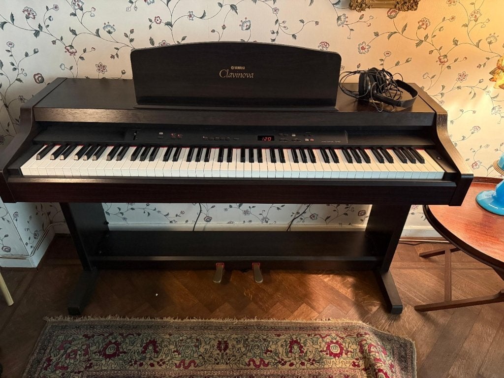 Yamaha Clavinova CLP-820S digitale piano – weinig gebruikt, Musique & Instruments, Enlèvement, Utilisé, Piano, Digital