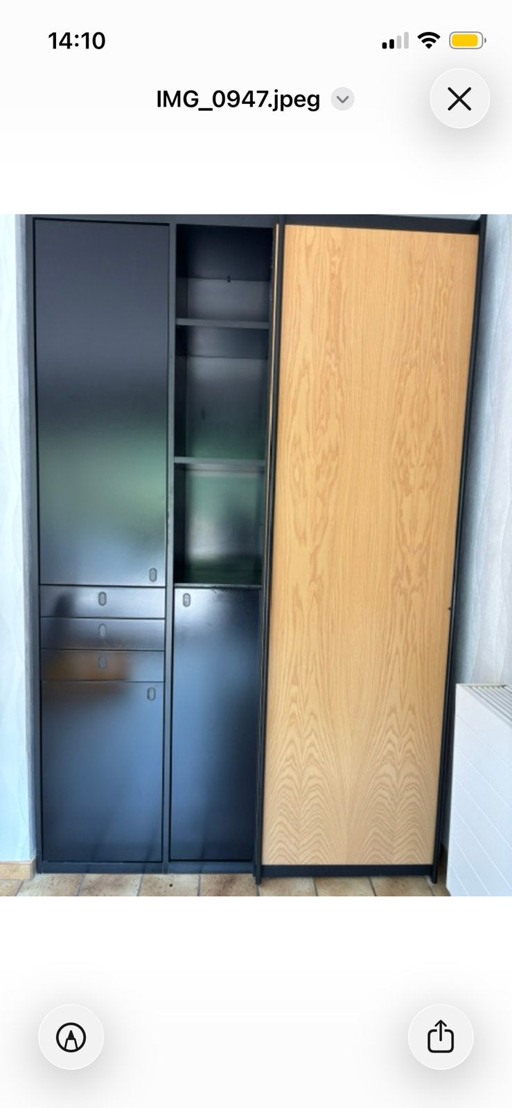 Hoge zwarte kast, Maison & Meubles, Enlèvement, Comme neuf