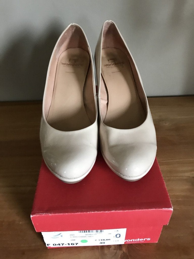 Beige pumps van Wonders, maat 40, Kleding | Dames, Pumps, Wonders, Beige, Ophalen of Verzenden