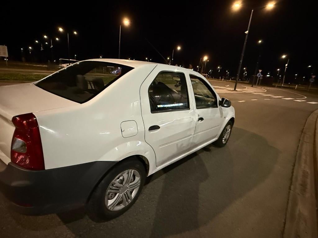Dacia Logan, 2012 174000 km geëxporteerd, Auto's, Dacia, 4 deurs, Grijs, Particulier, Achterwielaandrijving