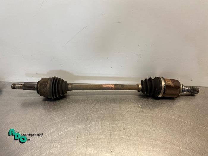 Aandrijfas links-voor van een Nissan Note (Note 13-), Gebruikt, -, -, Ophalen of Verzenden