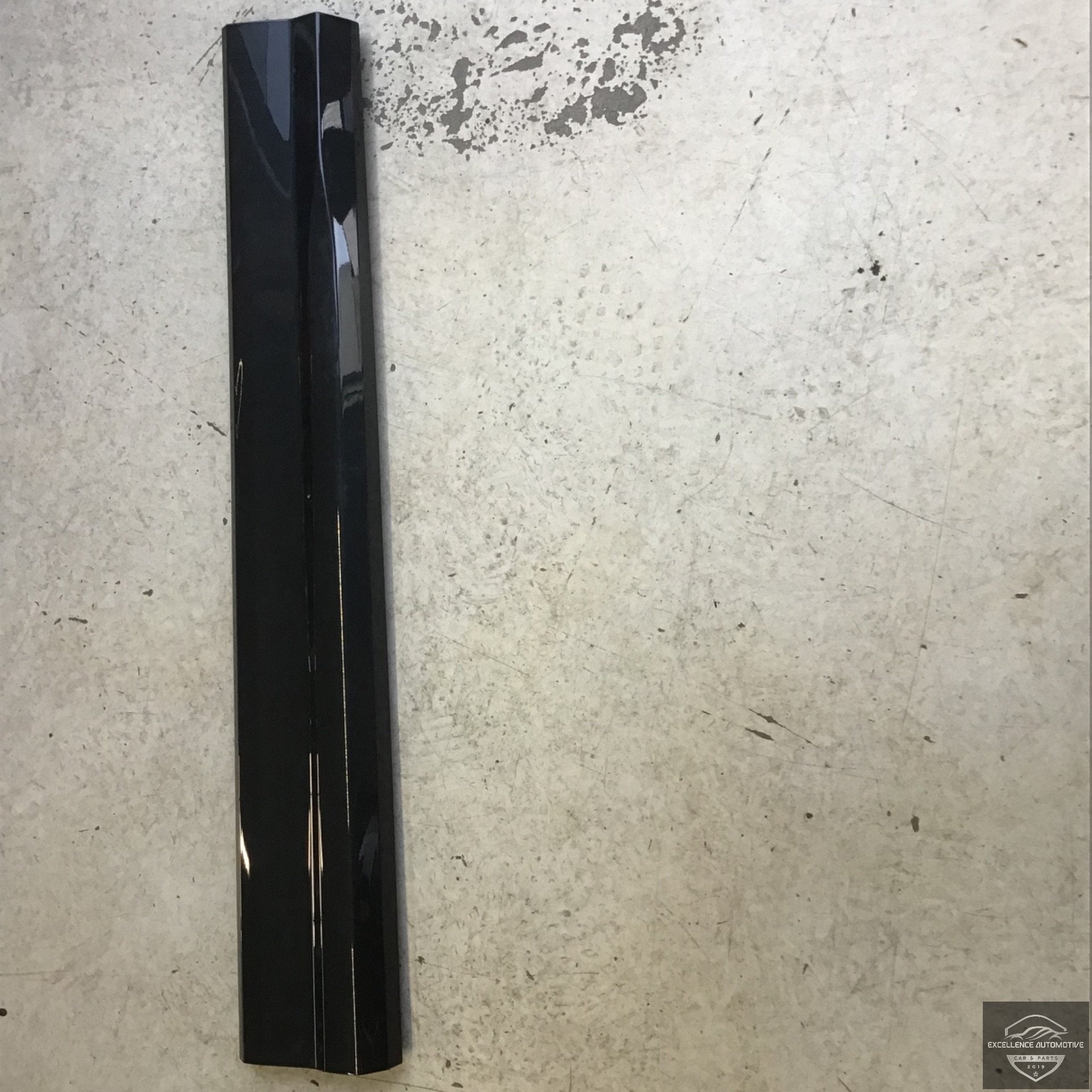 Garniture de porte avant droite neuve pour Audi Q2 81A S-Lin, AUDI AG, Auto-Union-Strasse 1
85045  Ingolstadt, DE, Audi, Utilisé