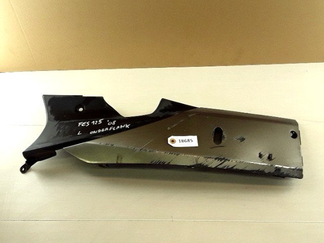 FES125 Silverwing 2007 - 2017 Honda Kuipdeel D1-35147, Motos