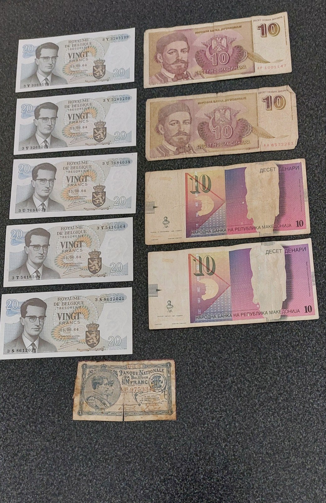 Diverse oude bankbiljetten (België, Joegoslavië,  Macedonië, Enlèvement