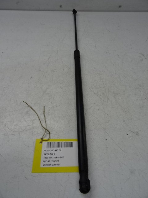 VERIN DE CAPOT Volkswagen Passat (3C2) (01-2005/10-2010), Autos : Pièces & Accessoires, Volkswagen, Mevr. I. Hauben, Utilisé, Rue de l'Espoir 34 34
4030  GRIVEGNÉE, BE